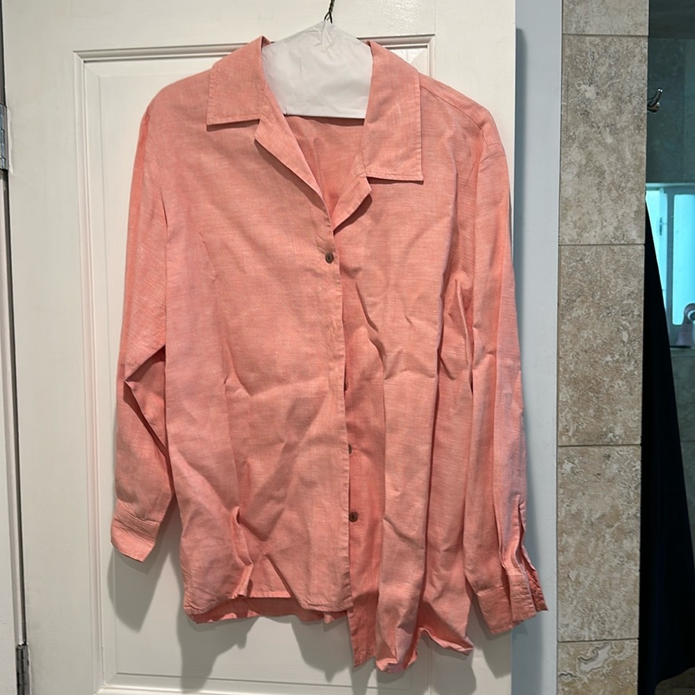 Pink linen blouse.